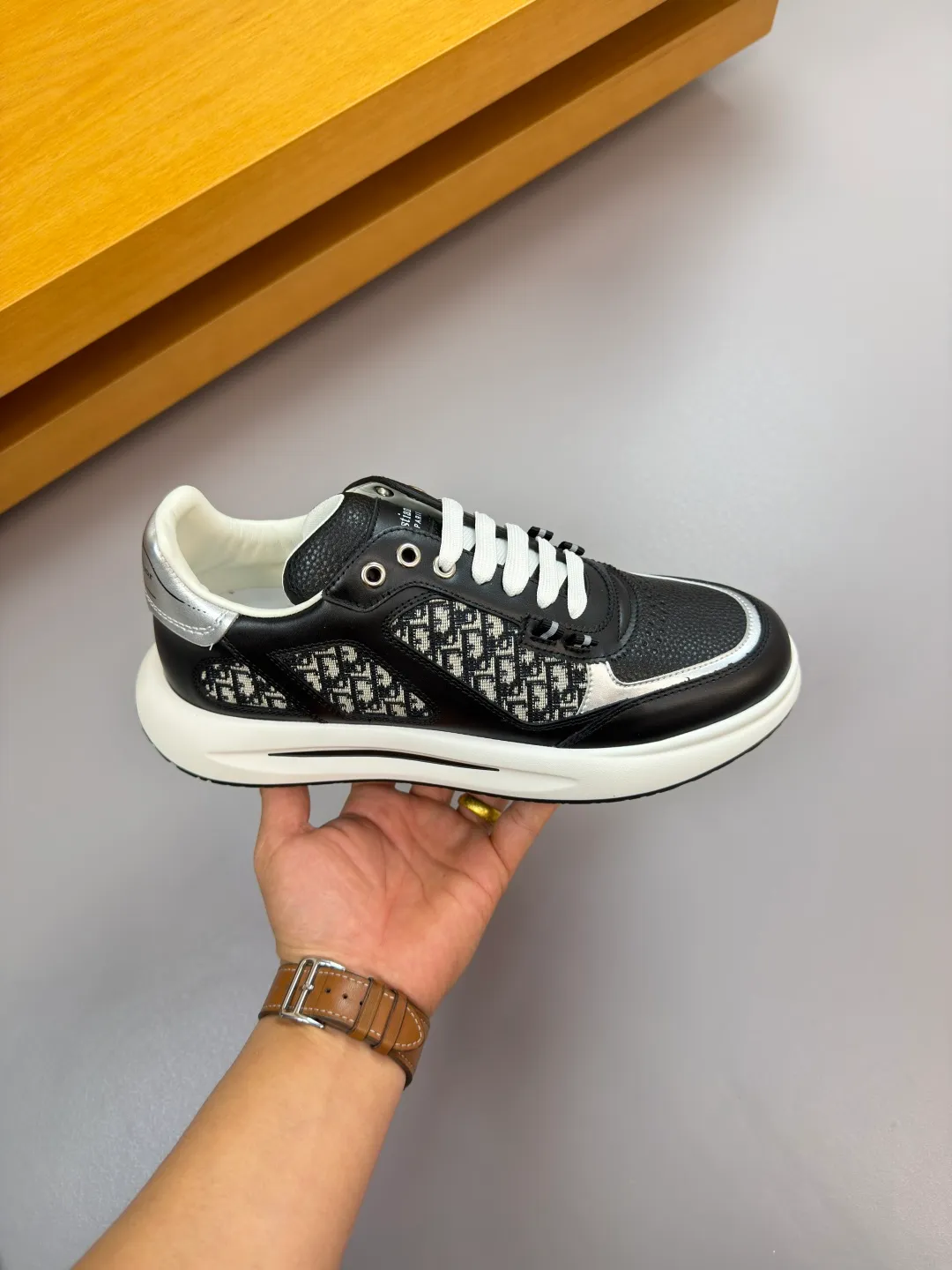 [Dior] Dior P780 men's shoes💰 - High-end quality original order·Casual sports shoes - Upper: 🔝Nappa calfskin, perforated calfskin, brand totem canvas cloth, tongue. Heel. Silk-printed high-frequency brand logo - Inner: water-dyed cowhide, foot pad; brand canvas - Outsole: ultra-light TPU. Rubber foam; two-color molded outsole -Ultra-high quality control·Fine workmanship: outstanding (high-end·nobility·grade) -Size: 39-44 (38, 45, can be customized)·DR0181